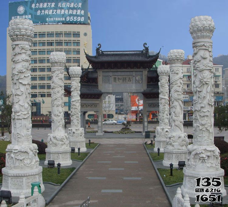 龍柱雕塑-景區小鎮古建筑門樓盤龍柱 龍柱雕塑-景區小鎮古建筑門樓盤龍柱高清圖片