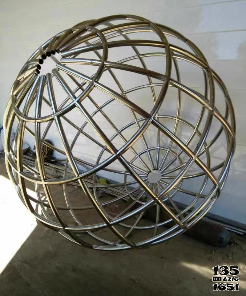 鏤空球雕塑-創意不銹鋼鏤空戶外裝飾品工藝鏤空球雕塑 鏤空球雕塑-創意不銹鋼鏤空戶外裝飾品工藝鏤空球雕塑高清圖片