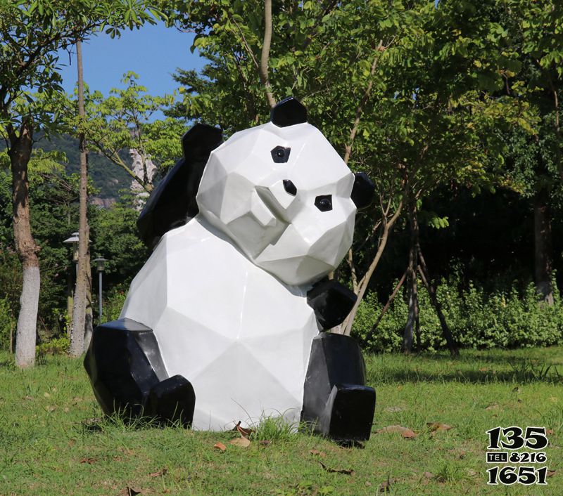 熊貓雕塑-花園廣場(chǎng)幾何塊面玻璃鋼熊貓雕塑 熊貓雕塑-花園廣場(chǎng)幾何塊面玻璃鋼熊貓雕塑高清圖片