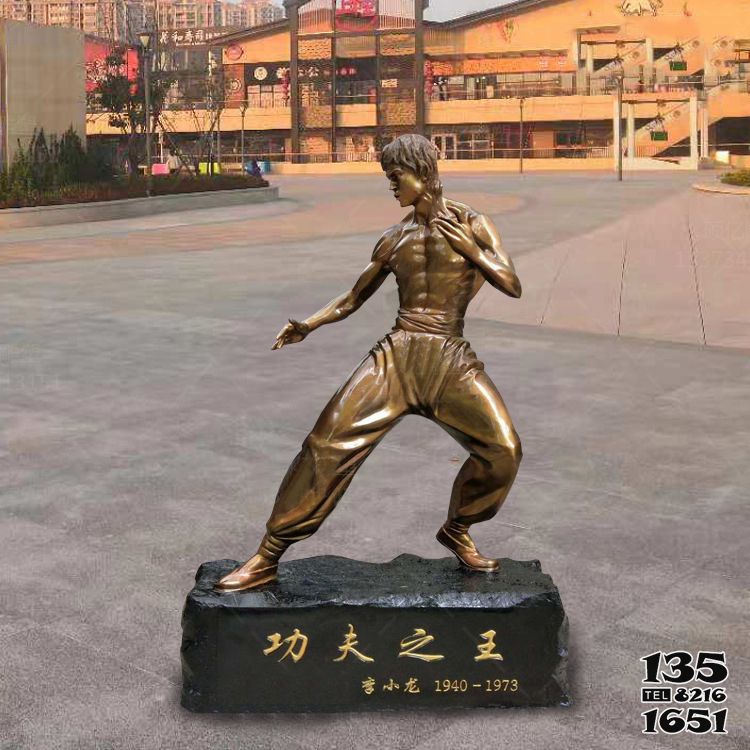 功夫雕塑-景區街邊功夫之王李小龍玻璃鋼鍍金雕塑 功夫雕塑-景區街邊功夫之王李小龍玻璃鋼鍍金雕塑高清圖片