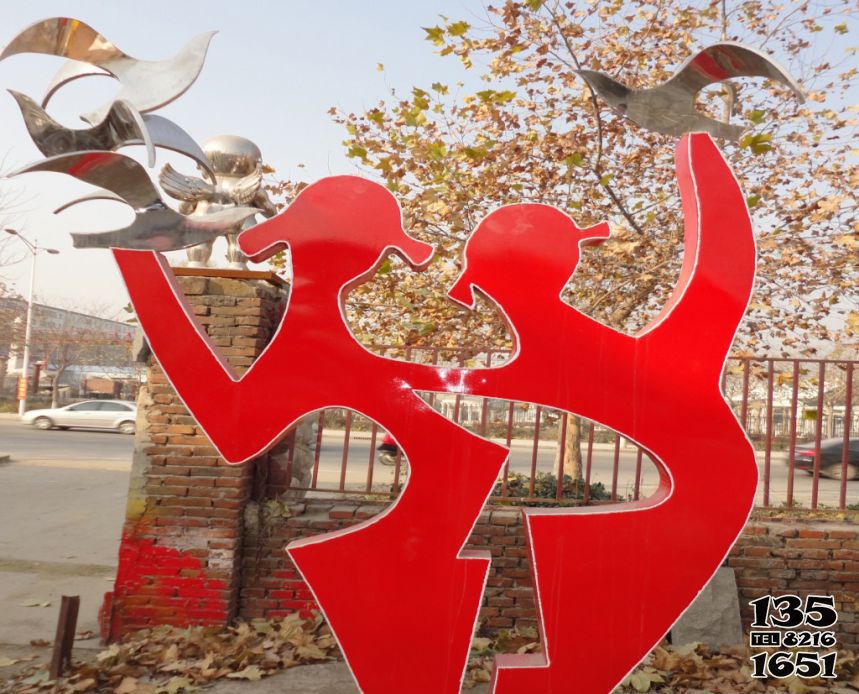 鴿子雕塑-公園創意紅色抽象小女孩手托不銹鋼鴿子雕塑 鴿子雕塑-公園創意紅色抽象小女孩手托不銹鋼鴿子雕塑高清圖片