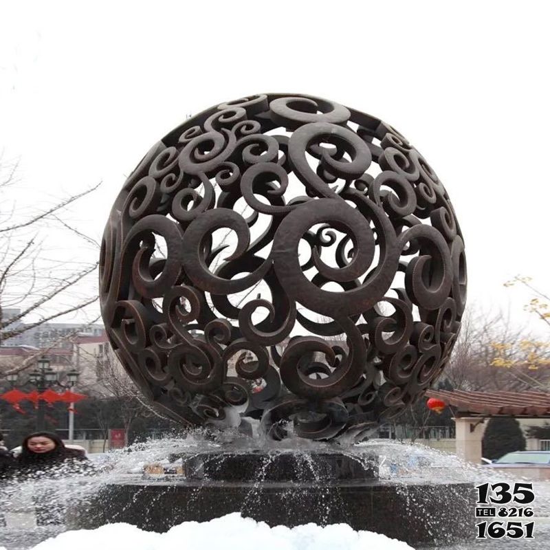 鏤空球雕塑-花園抽象不銹鋼仿古做舊噴泉鏤空球雕塑 鏤空球雕塑-花園抽象不銹鋼仿古做舊噴泉鏤空球雕塑高清圖片