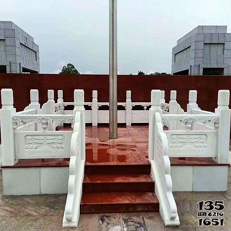 旗臺(tái)雕塑-學(xué)校大理石雕升旗臺(tái) 旗臺(tái)雕塑-學(xué)校大理石雕升旗臺(tái)高清圖片
