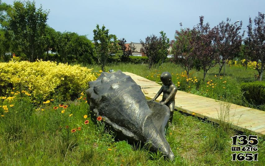 公園雕塑-戶外花園小孩與海螺銅雕公園雕塑 公園雕塑-戶外花園小孩與海螺銅雕公園雕塑高清圖片