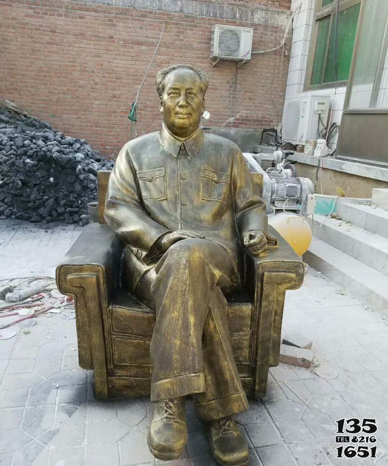 毛澤東雕塑-景區銅雕坐著沙發上的毛澤東雕塑 毛澤東雕塑-景區銅雕坐著沙發上的毛澤東雕塑高清圖片