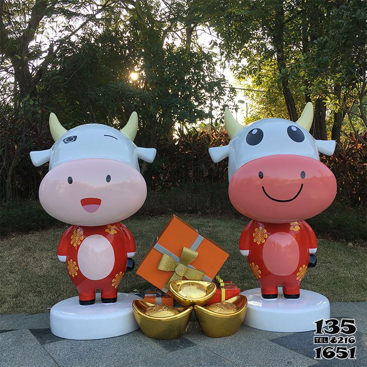 牛雕塑-商店兩只玻璃鋼卡通牛雕塑 牛雕塑-商店兩只玻璃鋼卡通牛雕塑高清圖片