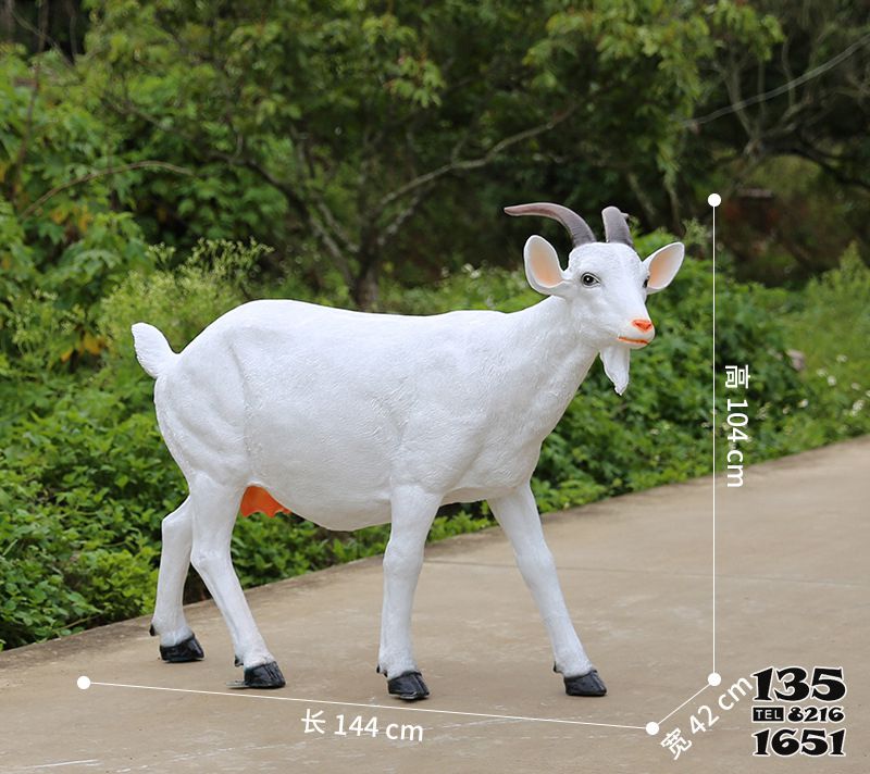 山羊雕塑-街道上擺放的行走的玻璃鋼仿真山羊雕塑 山羊雕塑-街道上擺放的行走的玻璃鋼仿真山羊雕塑高清圖片