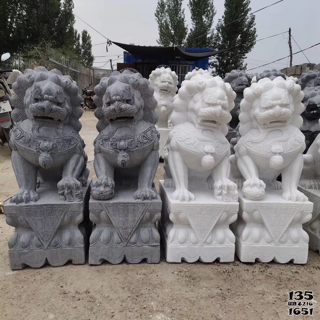 獅子雕塑-庭院門前擺放漢白玉浮雕獅子雕塑 獅子雕塑-庭院門前擺放漢白玉浮雕獅子雕塑高清圖片