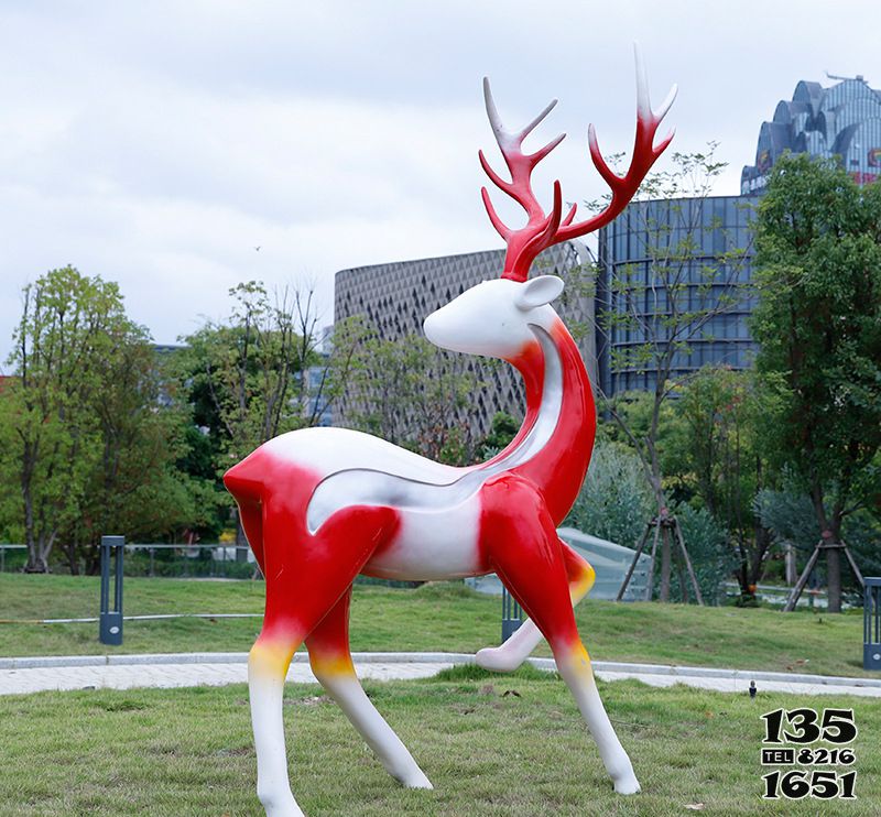 梅花鹿雕塑-戶外景區一只回頭望的玻璃鋼彩繪紅色梅花鹿雕塑 梅花鹿雕塑-戶外景區一只回頭望的玻璃鋼彩繪紅色梅花鹿雕塑高清圖片