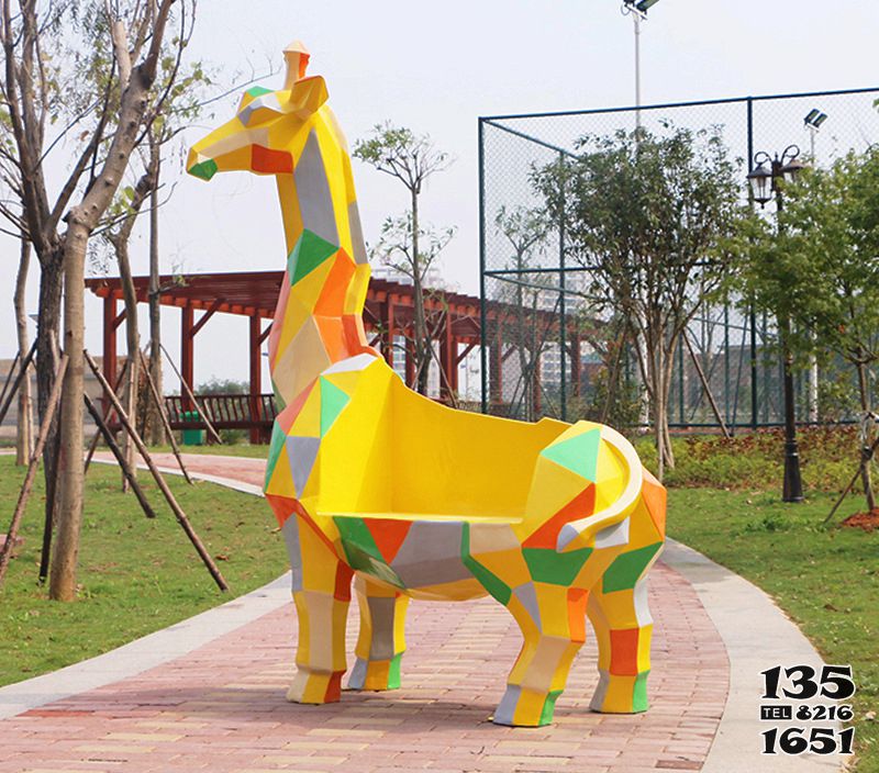 座椅雕塑-景區園林長頸鹿幾何塊面動物座椅擺件玻璃鋼雕塑 座椅雕塑-景區園林長頸鹿幾何塊面動物座椅擺件玻璃鋼雕塑高清圖片