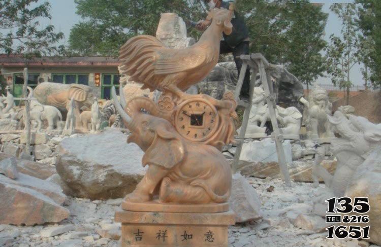 雞雕塑-街道擺放的黃花石石雕雞雕塑 雞雕塑-街道擺放的黃花石石雕雞雕塑高清圖片