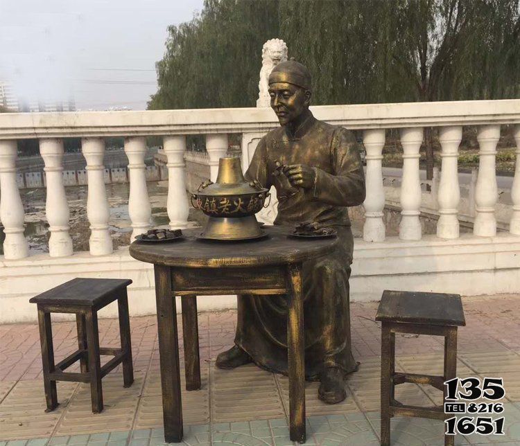 火鍋雕塑-花園廣場古人吃火鍋的玻璃鋼鎏金人物仿銅雕塑 火鍋雕塑-花園廣場古人吃火鍋的玻璃鋼鎏金人物仿銅雕塑高清圖片