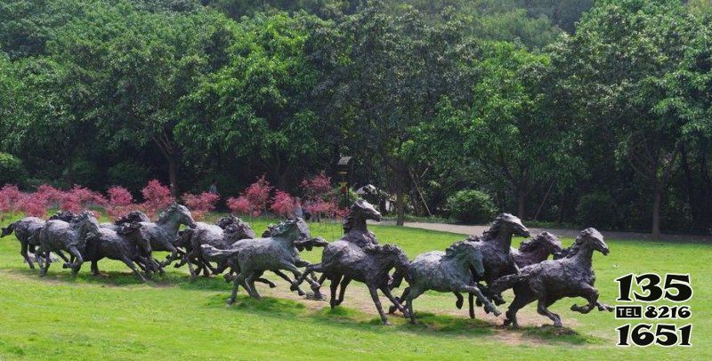 馬群雕塑-公園里擺放的一群黑色狂奔的玻璃鋼 抽象馬群雕塑 馬群雕塑-公園里擺放的一群黑色狂奔的玻璃鋼 抽象馬群雕塑高清圖片