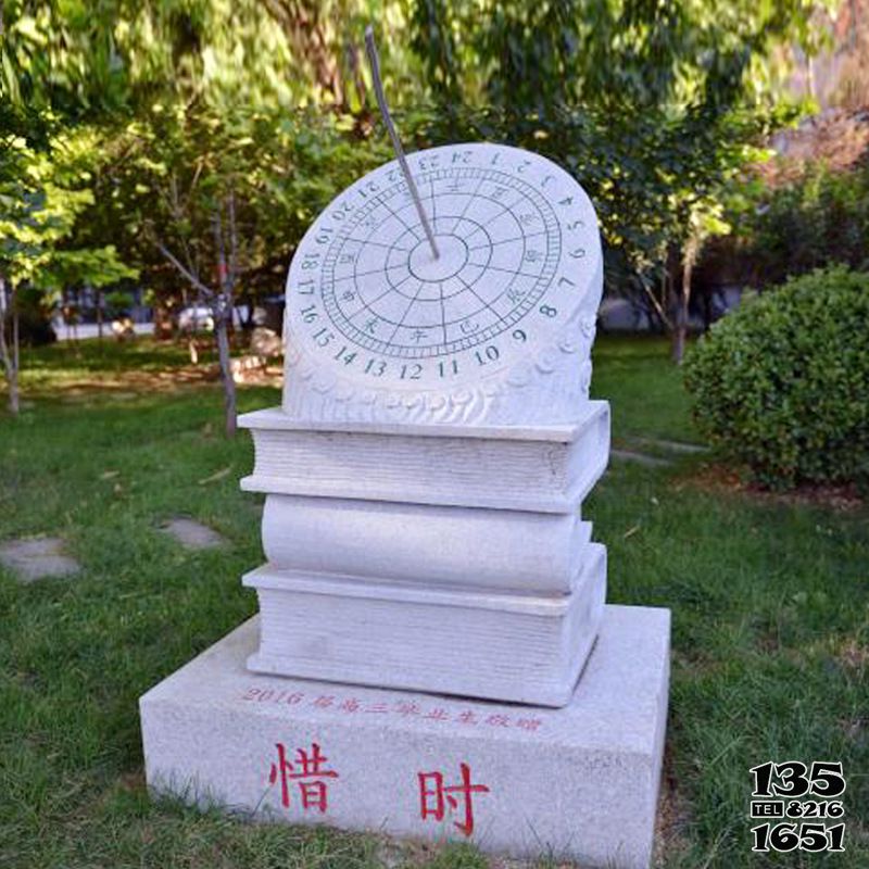 日晷雕塑-公園草坪大理石書本上的惜時(shí)日晷雕塑 日晷雕塑-公園草坪大理石書本上的惜時(shí)日晷雕塑高清圖片
