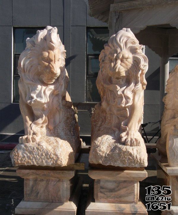 獅子雕塑-祠堂創意晚霞紅石雕一對獅子雕塑 獅子雕塑-祠堂創意晚霞紅石雕一對獅子雕塑高清圖片