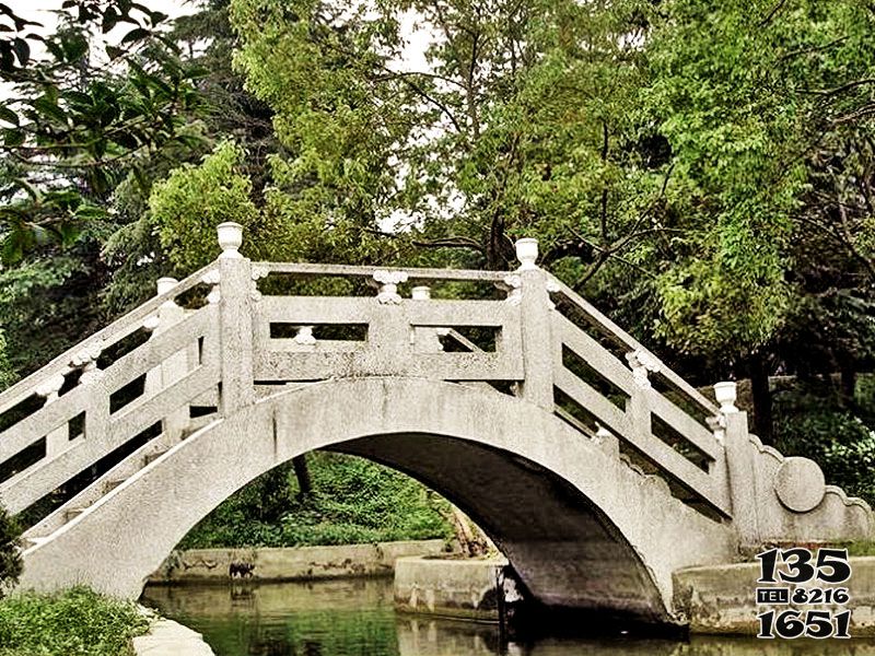 石橋雕塑-園林水景大理石拱橋鏤空欄桿雕塑 石橋雕塑-園林水景大理石拱橋鏤空欄桿雕塑高清圖片