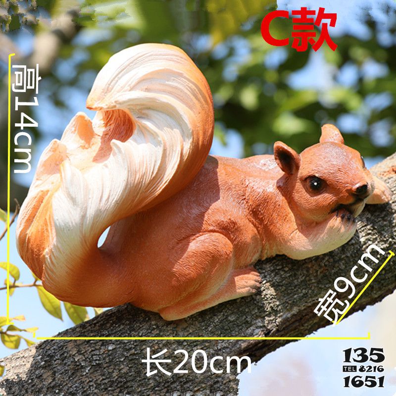 松鼠雕塑-樹枝上一只找食物的樹脂松鼠雕塑 松鼠雕塑-樹枝上一只找食物的樹脂松鼠雕塑高清圖片