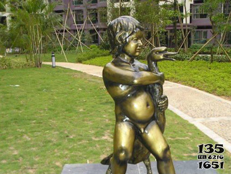 天鵝雕塑-城市街道銅鑄小男孩抓天鵝雕塑 天鵝雕塑-城市街道銅鑄小男孩抓天鵝雕塑高清圖片