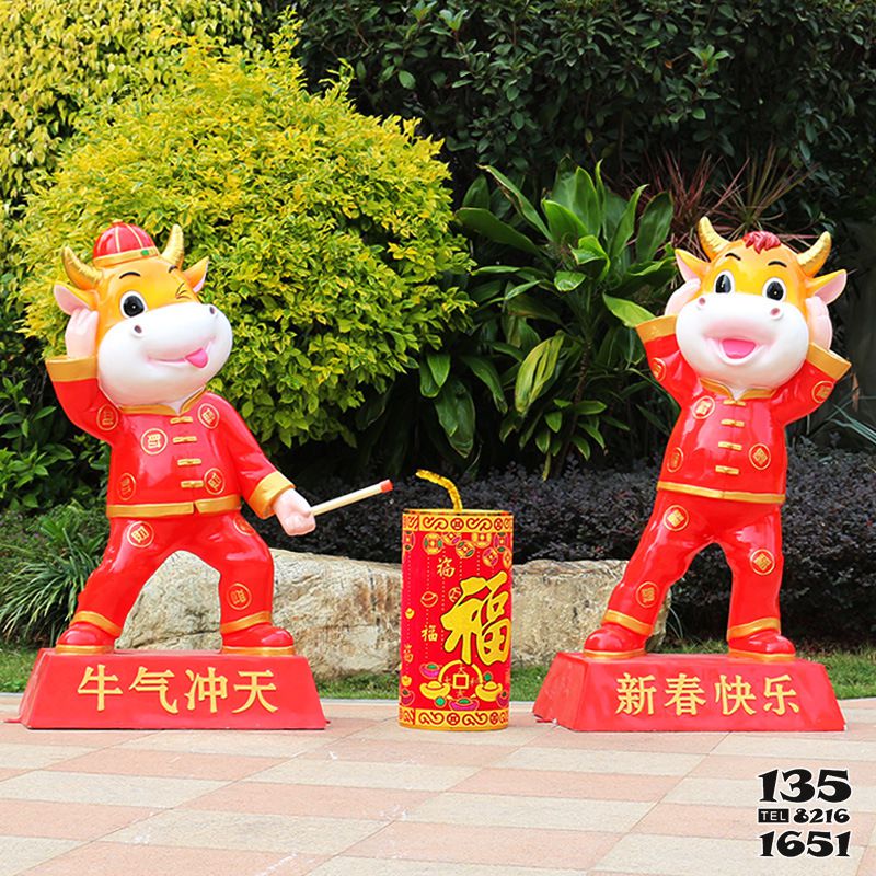 牛雕塑-庭院兩只紅色喜迎新春玻璃鋼牛雕塑 牛雕塑-庭院兩只紅色喜迎新春玻璃鋼牛雕塑高清圖片