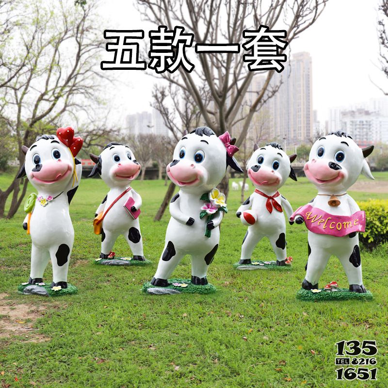牛雕塑-游樂場五只卡通玻璃鋼牛雕塑 牛雕塑-游樂場五只卡通玻璃鋼牛雕塑高清圖片