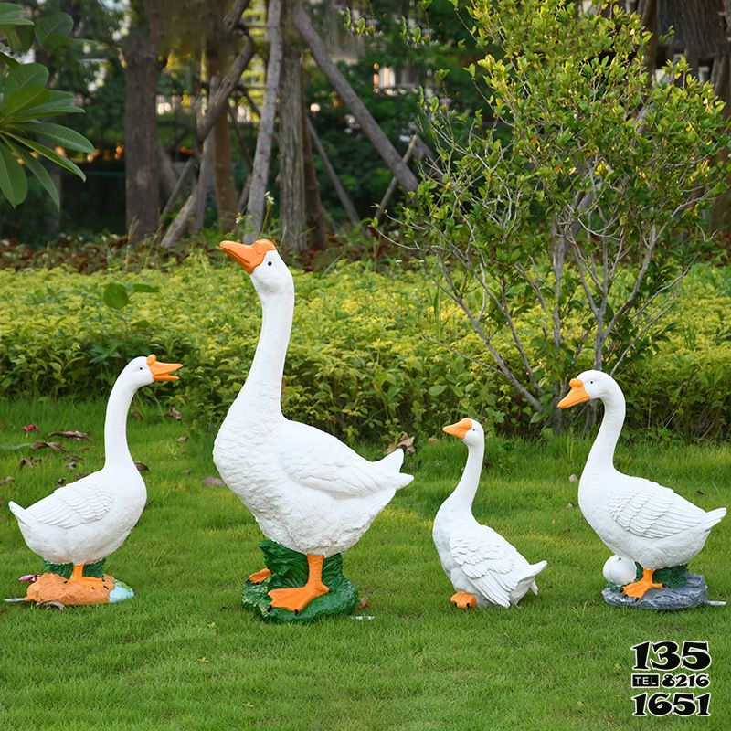 天鵝雕塑-公園結伴游玩的仿真動物玻璃鋼天鵝雕塑 天鵝雕塑-公園結伴游玩的仿真動物玻璃鋼天鵝雕塑