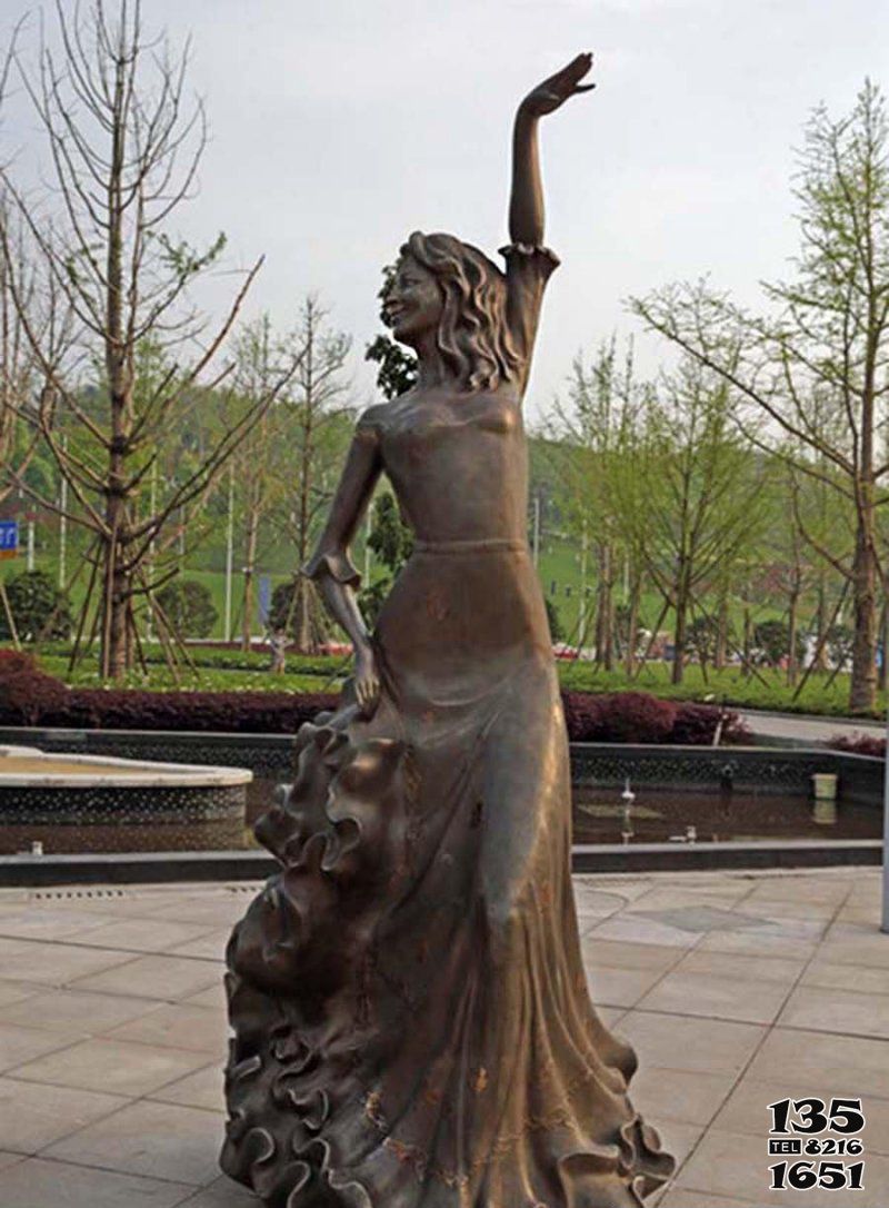 跳舞蹈雕塑-公園跳舞的西方女孩人物玻璃鋼雕塑 跳舞蹈雕塑-公園跳舞的西方女孩人物玻璃鋼雕塑