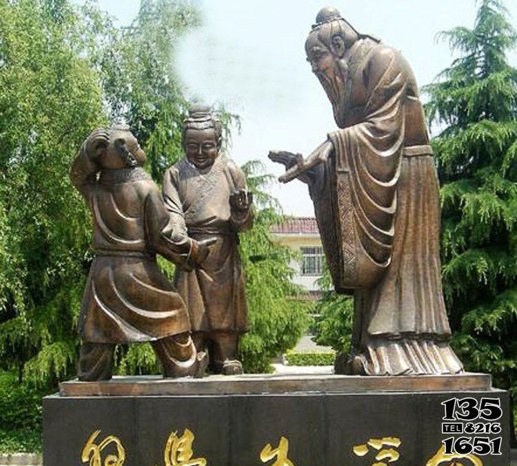 孔子雕塑-校園孔子向學生學習玻璃鋼仿銅雕塑 孔子雕塑-校園孔子向學生學習玻璃鋼仿銅雕塑高清圖片
