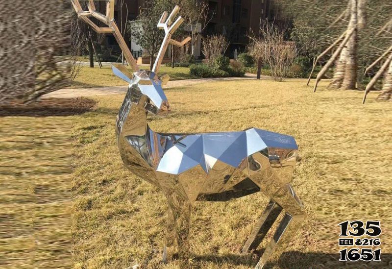 梅花鹿雕塑-不銹鋼幾何鏡面公園草坪梅花鹿雕塑 梅花鹿雕塑-不銹鋼幾何鏡面公園草坪梅花鹿雕塑高清圖片