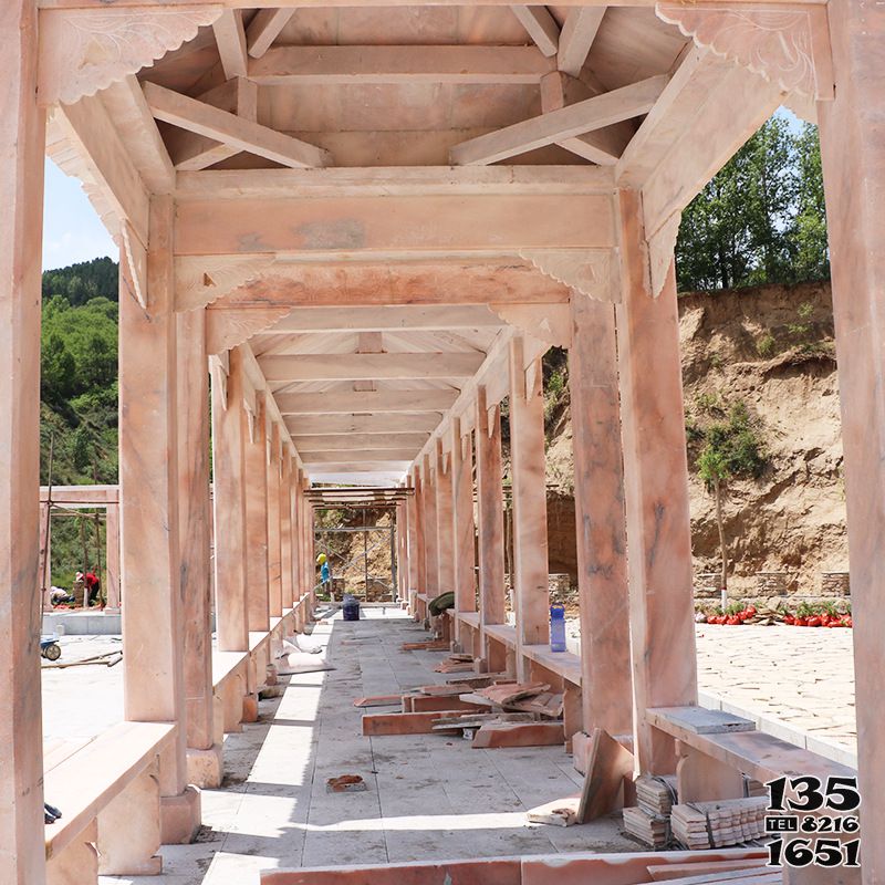 長廊雕塑-山區寺廟擺放晚霞紅休息長廊石雕 長廊雕塑-山區寺廟擺放晚霞紅休息長廊石雕高清圖片