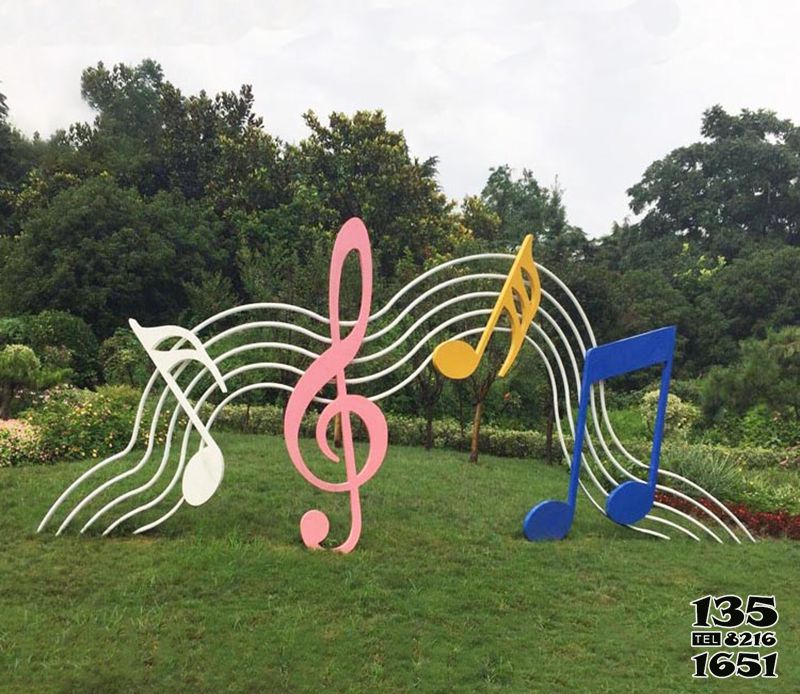 公園草坪擺放不銹鋼跳動的音符雕塑 公園草坪擺放不銹鋼跳動的音符雕塑高清圖片