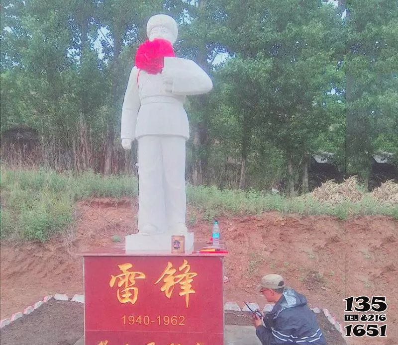 雷鋒雕塑-校園漢白玉石雕雷鋒雕塑 雷鋒雕塑-校園漢白玉石雕雷鋒雕塑高清圖片