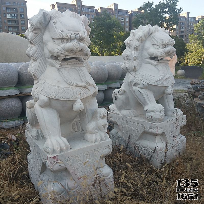 獅子雕塑-漢白玉石雕一對鎮宅招財的獅子雕塑 獅子雕塑-漢白玉石雕一對鎮宅招財的獅子雕塑高清圖片