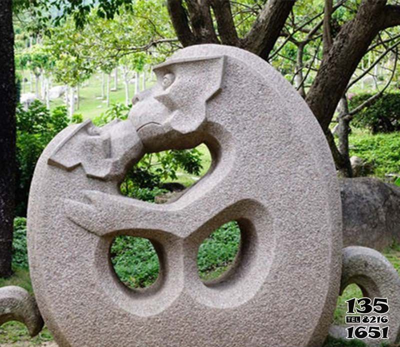 猴子雕塑-公園街道擺放的青石石雕創意猴子雕塑 猴子雕塑-公園街道擺放的青石石雕創意猴子雕塑高清圖片