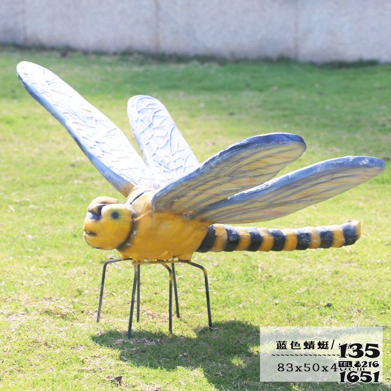 蜻蜓雕塑-動物園路地擺放仿真玻璃鋼蜻蜓雕塑 蜻蜓雕塑-動物園路地擺放仿真玻璃鋼蜻蜓雕塑高清圖片