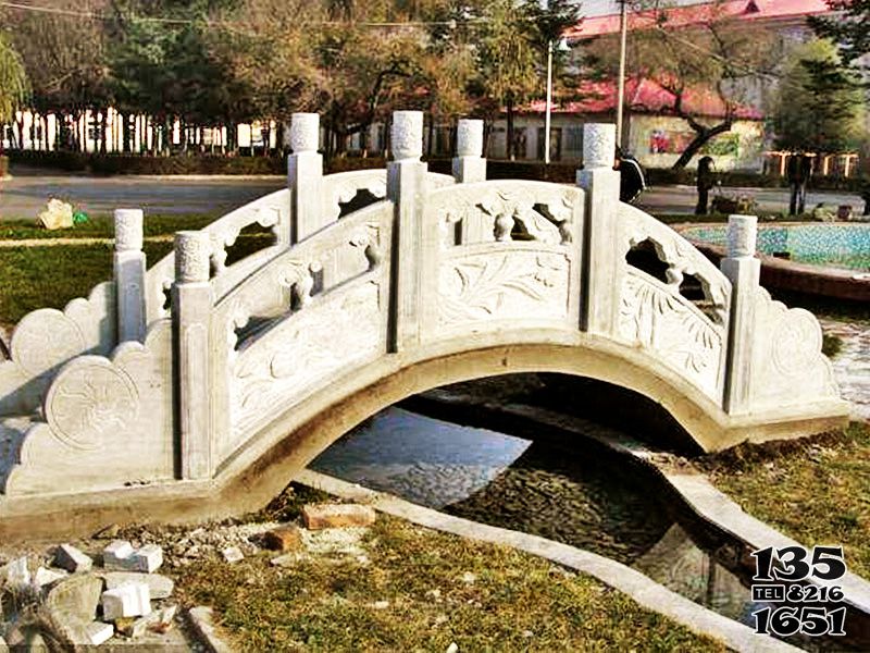 石橋雕塑-花園廣場微景觀小石拱橋漢白玉欄桿裝飾擺件石橋雕塑 石橋雕塑-花園廣場微景觀小石拱橋漢白玉欄桿裝飾擺件石橋雕塑高清圖片