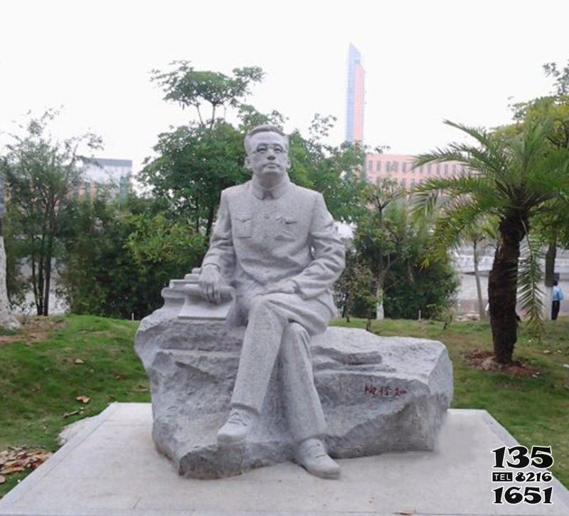 陶行知雕塑-公園坐式石雕創意陶行知雕塑 陶行知雕塑-公園坐式石雕創意陶行知雕塑高清圖片