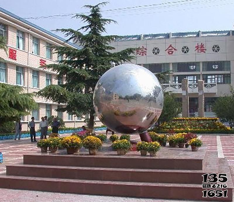 球體雕塑-校園不銹鋼鏡面競技積極向上球體雕塑 球體雕塑-校園不銹鋼鏡面競技積極向上球體雕塑高清圖片