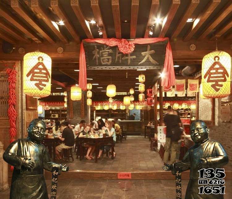 人物雕塑-街邊大排檔迎賓玻璃鋼仿銅人物雕塑 人物雕塑-街邊大排檔迎賓玻璃鋼仿銅人物雕塑高清圖片