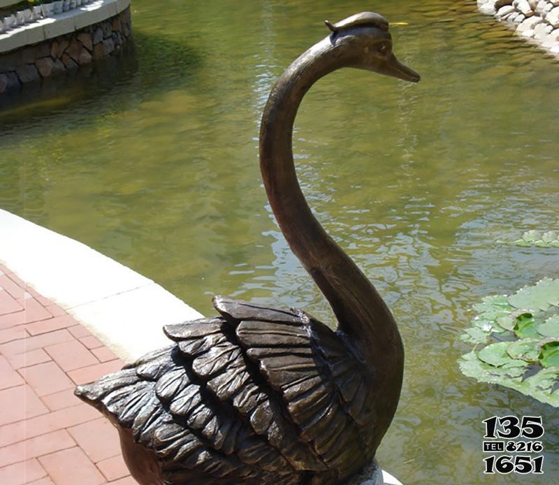 天鵝雕塑-湖邊喝水玻璃鋼仿銅天鵝雕塑 天鵝雕塑-湖邊喝水玻璃鋼仿銅天鵝雕塑