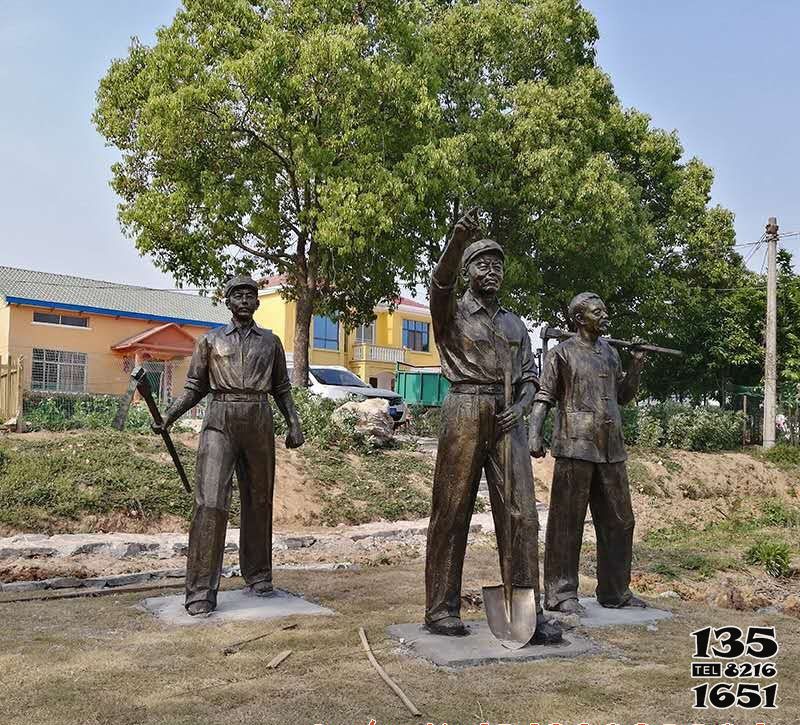 工人雕塑-園林銅雕指干活的工人雕塑 工人雕塑-園林銅雕指干活的工人雕塑高清圖片