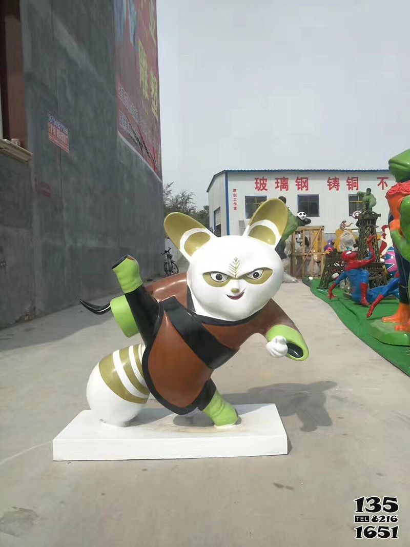 浣熊雕塑-兒童游樂園擺放卡通浣熊師傅玻璃鋼雕塑 浣熊雕塑-兒童游樂園擺放卡通浣熊師傅玻璃鋼雕塑高清圖片