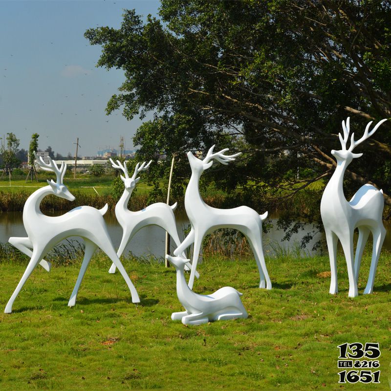 梅花鹿雕塑-海邊創(chuàng)意裝飾品公園草坪玻璃鋼梅花鹿雕塑 梅花鹿雕塑-海邊創(chuàng)意裝飾品公園草坪玻璃鋼梅花鹿雕塑高清圖片