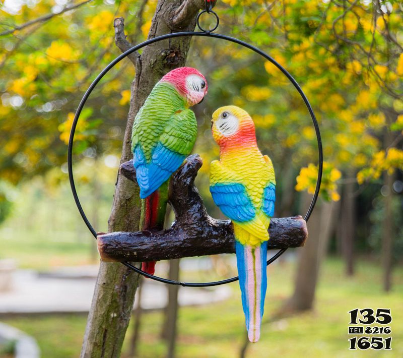 鸚鵡雕塑-動(dòng)物園樹上休息的吃食的玻璃鋼仿真鸚鵡雕塑 鸚鵡雕塑-動(dòng)物園樹上休息的吃食的玻璃鋼仿真鸚鵡雕塑