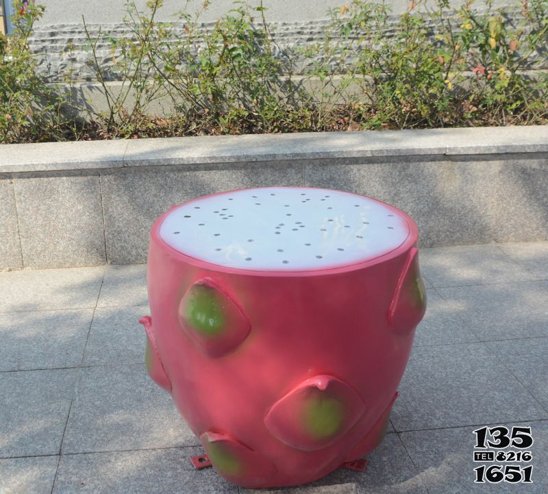 桌椅雕塑-步行街水果商店門口玻璃鋼火龍果休閑座椅 桌椅雕塑-步行街水果商店門口玻璃鋼火龍果休閑座椅高清圖片