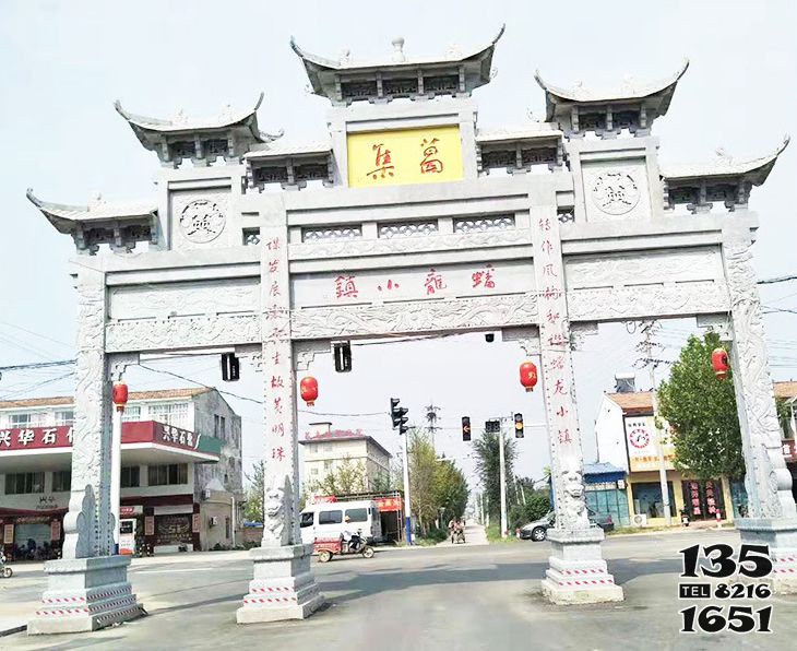 牌坊雕塑-古建筑農(nóng)村集市三門樓石雕牌坊 牌坊雕塑-古建筑農(nóng)村集市三門樓石雕牌坊高清圖片