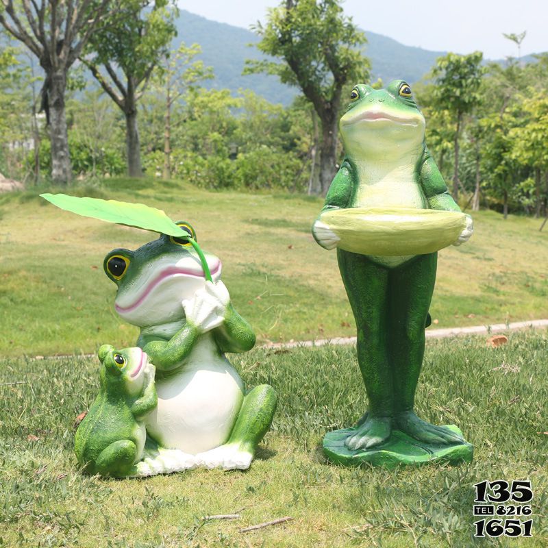 青蛙雕塑-游樂(lè)園三只玻璃鋼創(chuàng)意青蛙雕塑 青蛙雕塑-游樂(lè)園三只玻璃鋼創(chuàng)意青蛙雕塑高清圖片