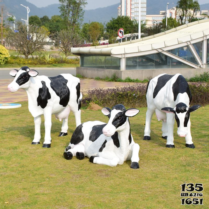 牛雕塑-城市花園三只玻璃鋼牛雕塑 牛雕塑-城市花園三只玻璃鋼牛雕塑高清圖片