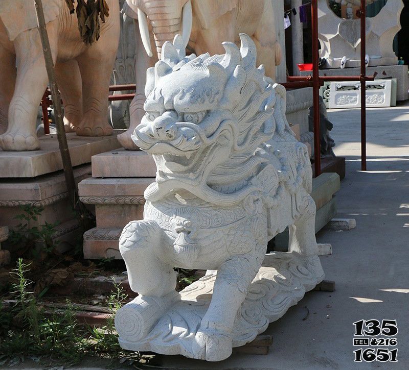 麒麟雕塑-公園景區(qū)漢白玉石雕行走的麒麟雕塑 麒麟雕塑-公園景區(qū)漢白玉石雕行走的麒麟雕塑高清圖片