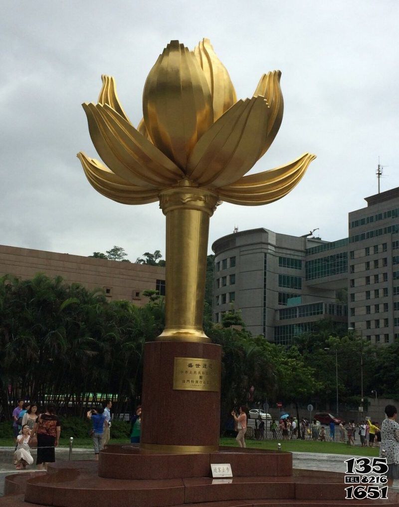 荷花雕塑-不銹鋼城市金色蓮花雕塑 荷花雕塑-不銹鋼城市金色蓮花雕塑高清圖片