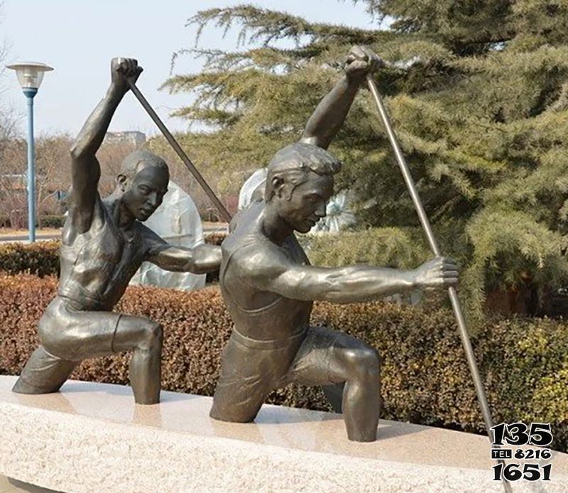 劃船人物銅像-公園體育廣場擺放鑄造漆金劃船人物銅雕塑 劃船人物銅像-公園體育廣場擺放鑄造漆金劃船人物銅雕塑高清圖片